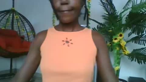 Snapshot of cashy_meal chatting on May 7, 10:42 am cashy_meal online show from May 7, 10:42 am