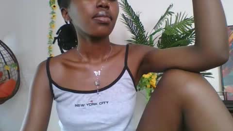 Snapshot of cashy_meal chatting on May 17, 8:23 am cashy_meal online show from May 17, 8:23 am