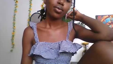 Snapshot of cashy_meal chatting on June 5, 9:15 am cashy_meal online show from June 5, 9:15 am