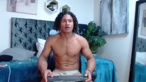 Snapshot of casike_978 chatting on November 11, 1:27 am Casike online show from November 11, 1:27 am