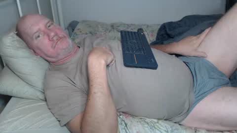 Snapshot of casinocam chatting on June 15, 9:33 am CasinoCam online show from June 15, 9:33 am