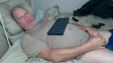 Snapshot of casinocam chatting on June 17, 4:30 pm CasinoCam online show from June 17, 4:30 pm