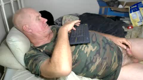 Snapshot of casinocam chatting on June 21, 3:09 am CasinoCam online show from June 21, 3:09 am