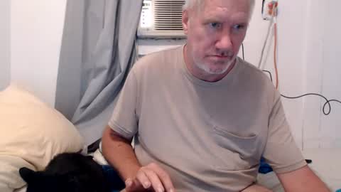 Snapshot of casinocam chatting on July 30, 12:53 am CasinoCam online show from July 30, 12:53 am