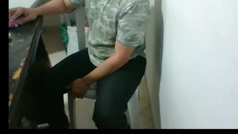 Snapshot of casper__32 chatting on May 25, 11:33 pm Casper online show from May 25, 11:33 pm