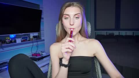 Snapshot of cassiablade1 chatting on October 6, 4:37 pm Seductress Cassia FINDOM AND SADISM NO NUDE online show from October 6, 4:37 pm