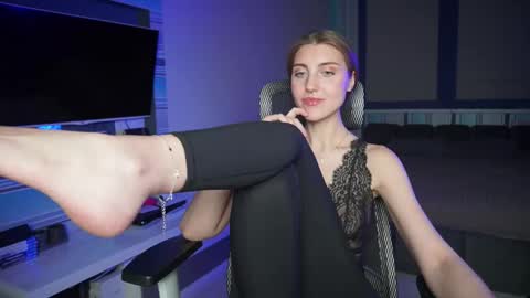 Snapshot of cassiablade1 chatting on October 19, 4:40 pm Seductress Cassia FINDOM AND SADISM NO NUDE online show from October 19, 4:40 pm