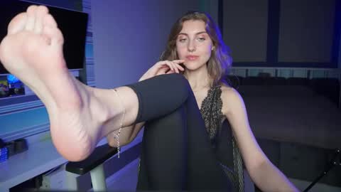 Snapshot of cassiablade1 chatting on October 21, 3:02 pm Seductress Cassia FINDOM AND SADISM NO NUDE online show from October 21, 3:02 pm
