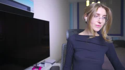 Seductress Cassia  FINDOM AND SADISM  NO NUDE online show from February 8, 4:32 pm