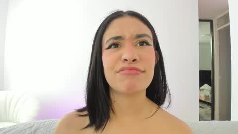 Snapshot of cassie_jones1 chatting on May 22, 8:36 pm Cassie Jones online show from May 22, 8:36 pm