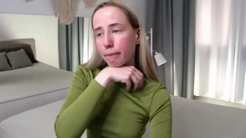 Snapshot of cassie_kelman chatting on May 8, 8:47 pm Cassie online show from May 8, 8:47 pm