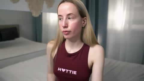 Snapshot of cassie_kelman chatting on May 24, 9:20 pm Cassie online show from May 24, 9:20 pm