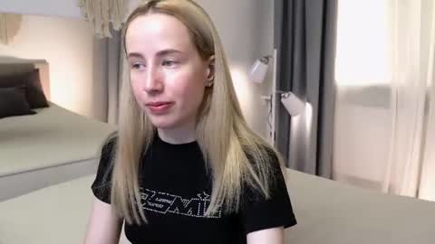 Snapshot of cassie_kelman chatting on July 19, 9:18 pm Cassie online show from July 19, 9:18 pm