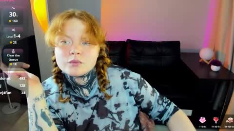Snapshot of cassie_xkiss chatting on June 11, 12:32 am Cassie online show from June 11, 12:32 am