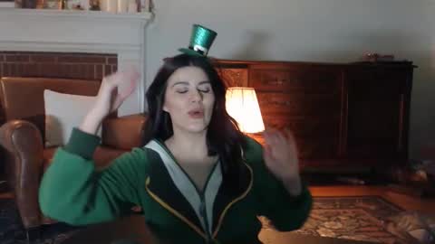 cassiealvarez online show from March 18, 2:15 am