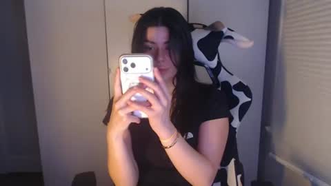 Snapshot of cassiealvarez chatting on July 8, 1:54 am cassiealvarez online show from July 8, 1:54 am