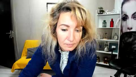 Snapshot of cassiejonas chatting on October 13, 2:44 am CassieJonas online show from October 13, 2:44 am