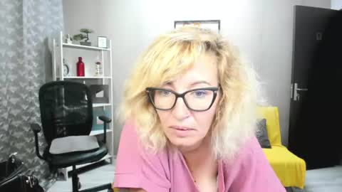 Snapshot of cassiejonas chatting on July 7, 2:47 am CassieJonas online show from July 7, 2:47 am