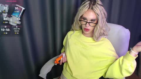 Snapshot of cassiemich chatting on January 14, 7:53 pm Cassie online show from January 14, 7:53 pm