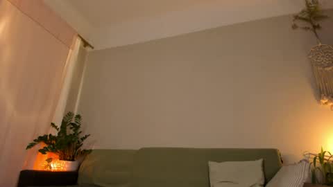 Snapshot of cassisland chatting on April 15, 6:59 pm cassandra online show from April 15, 6:59 pm