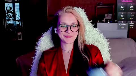 Snapshot of cassy_moore chatting on March 6, 6:52 am Ellie online show from March 6, 6:52 am