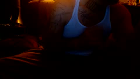 Snapshot of castle_frank91 chatting on August 5, 2:03 am Castle frank91 online show from August 5, 2:03 am