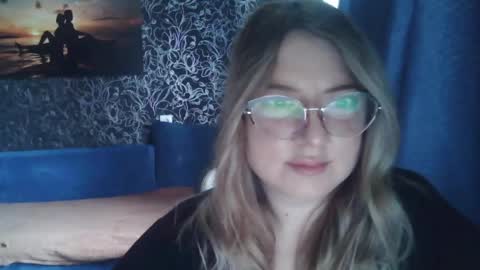 Snapshot of casual__vibes chatting on April 16, 9:54 am casual__vibes online show from April 16, 9:54 am