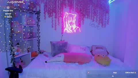 Snapshot of cat_kitty18 chatting on December 18, 6:46 pm Lorena Saenz online show from December 18, 6:46 pm