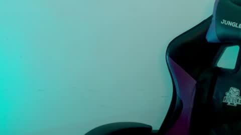 Snapshot of cata__gutierrez_ chatting on June 19, 4:33 pm Cata online show from June 19, 4:33 pm