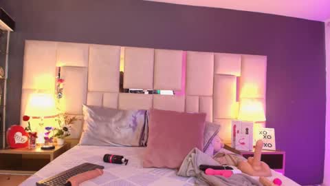 Snapshot of cata_alvarezz chatting on March 11, 4:07 pm catalina online show from March 11, 4:07 pm