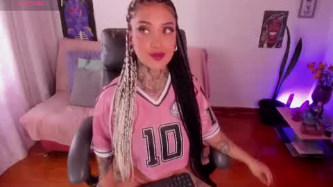Cata green model independient online show from July 3, 7:09 pm