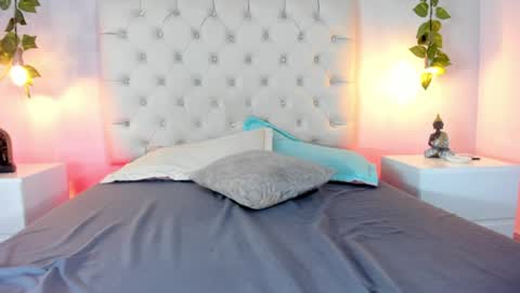 Snapshot of catalella_rouse chatting on June 19, 8:12 pm catalella_rouse online show from June 19, 8:12 pm