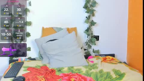 Snapshot of cataleya19__ chatting on October 8, 10:24 am cataleya19__ online show from October 8, 10:24 am