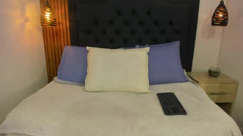 Snapshot of cataleya_marin_ chatting on June 7, 3:43 am cataleya_marin_ online show from June 7, 3:43 am