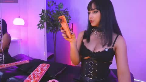 Catalina lovers online show from January 8, 6:21 pm