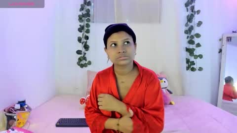 Snapshot of catalina_and_roger chatting on October 22, 11:54 am Cata y Roger online show from October 22, 11:54 am