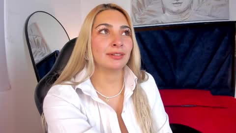 Snapshot of catalina_osorio chatting on May 28, 11:51 am catalina_osorio online show from May 28, 11:51 am