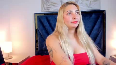 Snapshot of catalina_osorio chatting on May 29, 12:25 pm catalina_osorio online show from May 29, 12:25 pm