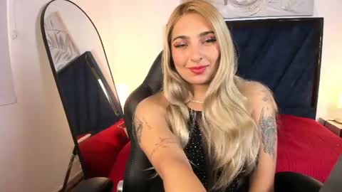 Snapshot of catalina_osorio chatting on July 6, 11:51 am catalina_osorio online show from July 6, 11:51 am