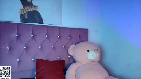 Catalina online show from December 14, 9:19 pm