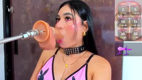 Snapshot of catalina_whore chatting on November 8, 9:57 pm Catalina online show from November 8, 9:57 pm