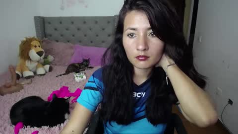 Snapshot of catalinahounn chatting on November 18, 6:56 pm catalinahounn online show from November 18, 6:56 pm