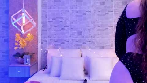 CatalinnaThompson online show from November 20, 11:54 am