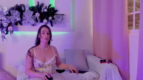 CatalinnaThompson online show from December 5, 12:03 pm