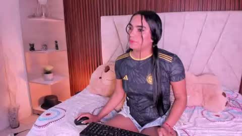 Snapshot of catalleya_f chatting on July 3, 8:37 pm catalleya_f online show from July 3, 8:37 pm