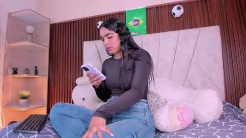 Snapshot of catalleya_f chatting on July 20, 8:00 pm catalleya_f online show from July 20, 8:00 pm