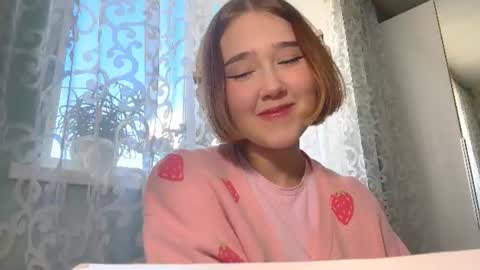 Snapshot of caterinakeliikoa chatting on June 20, 9:45 am Kate online show from June 20, 9:45 am