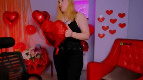 Snapshot of catherine_kitty chatting on February 18, 4:59 pm Catherine online show from February 18, 4:59 pm