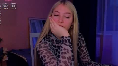 Snapshot of catherine_river chatting on December 18, 11:16 am Catherine online show from December 18, 11:16 am