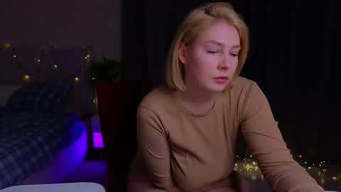 Snapshot of catherine_river chatting on February 18, 6:15 pm Catherine online show from February 18, 6:15 pm